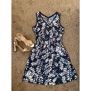 Simply Vera Vera Wang blue and white floral dress